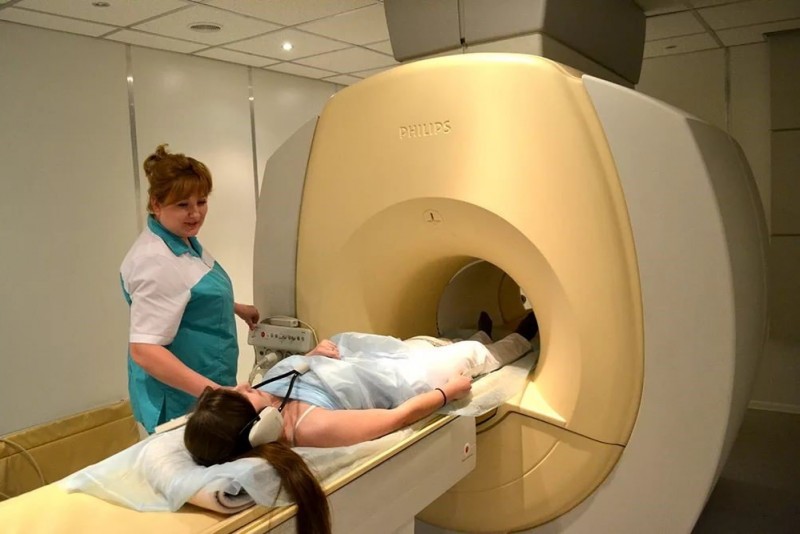 Как проходит магнитно-резонансная томография коленного сустава
