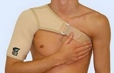 Фиксирующая повязка на плечевой сустав при вывихе плеча