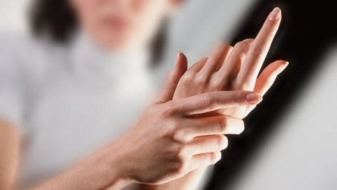 Болят суставы пальцев во время беременности